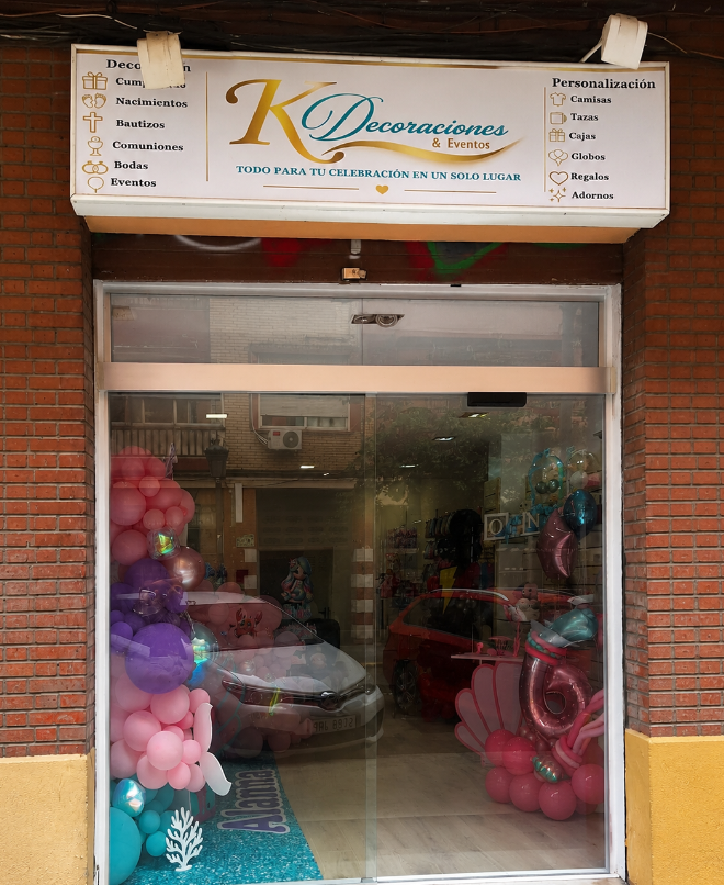 Fachada de la tienda física KDecoraciones y Eventos en Valencia